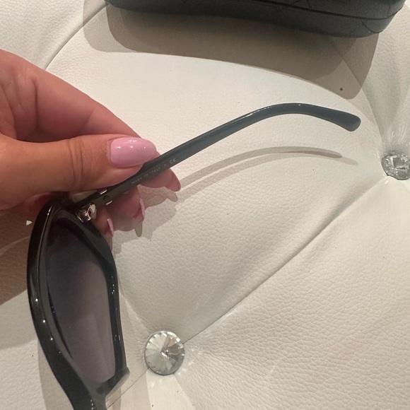 CHANEL SUNGLASSES OVERSIZD WHITE BOW RECTANGLE - Picture 10 of 11